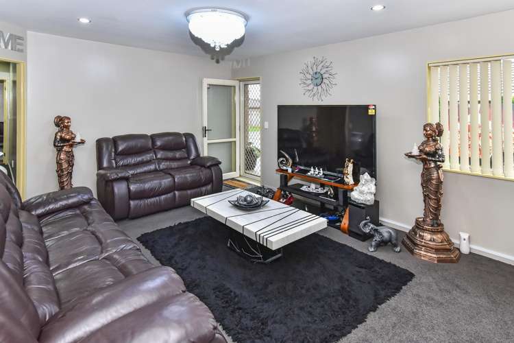 47 Robert Skelton Place Clendon Park_5