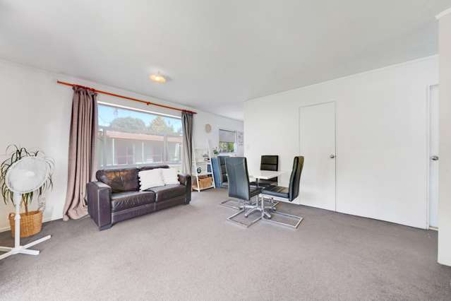 70 Clayton Avenue Otara_2