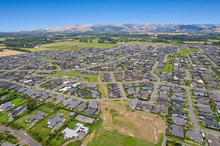 57 Sunline Avenue Lincoln_23