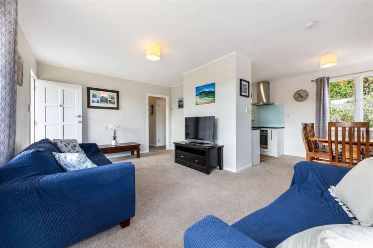 18 Aronui Terrace Kelston_10