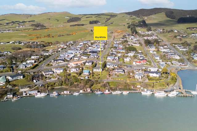 Prestigious Waterfront Section - Riverton