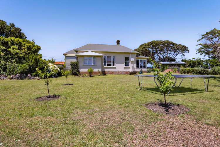 207 Egmont Street Patea_5
