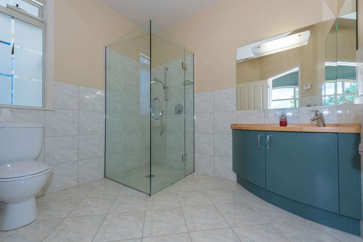 365 Holmwood Drive Ngahinapouri_12