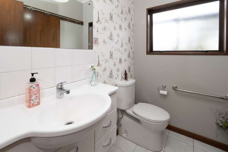 3 Churchill Avenue Allenton_22