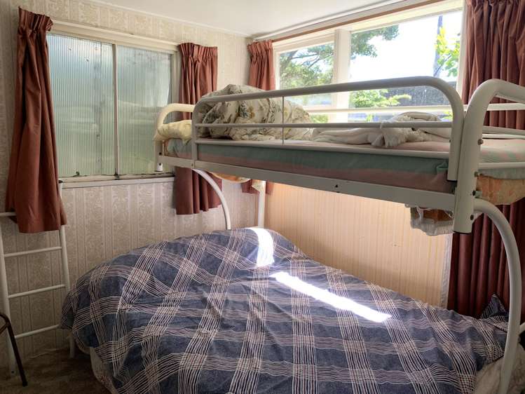 39 Park Lane Owaka_10