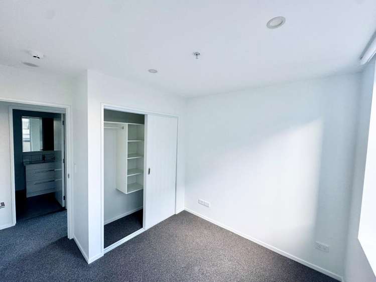102/5 Rauemi way Te Atatu South_5