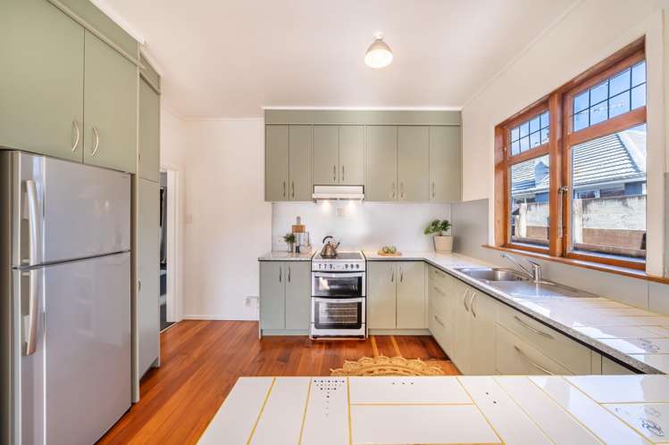 53 Palmer Crescent Silverstream_10