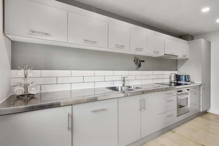 2/46 Bracken Road Paparangi_11