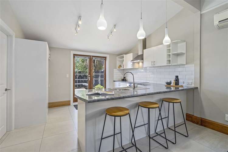 70 Thackeray Place Waltham_8