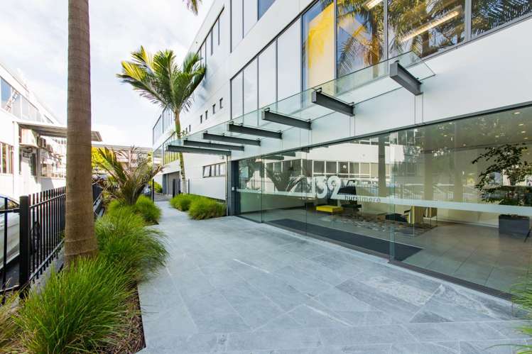 Level 1/132 Hurstmere Road_0