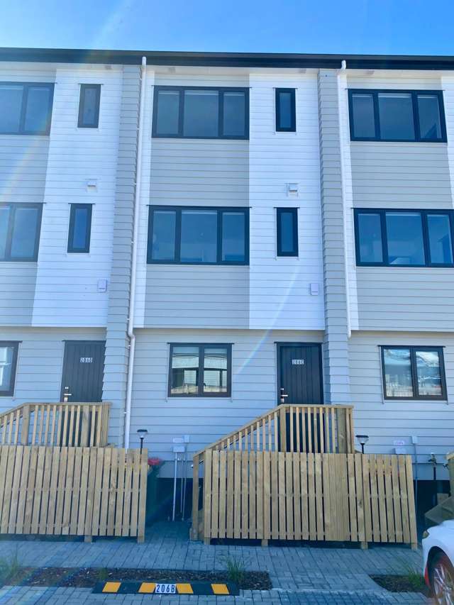 Brand new 3 bedroom townhouse - Westlake Zone
