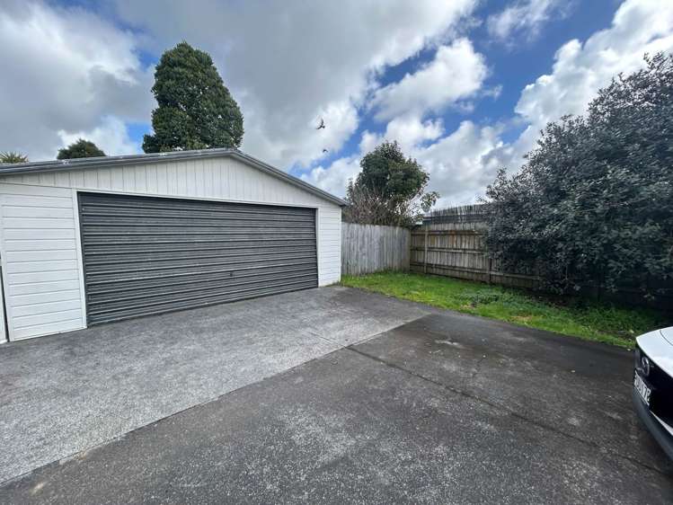 17 Clinton Avenue Te Atatu Peninsula_17