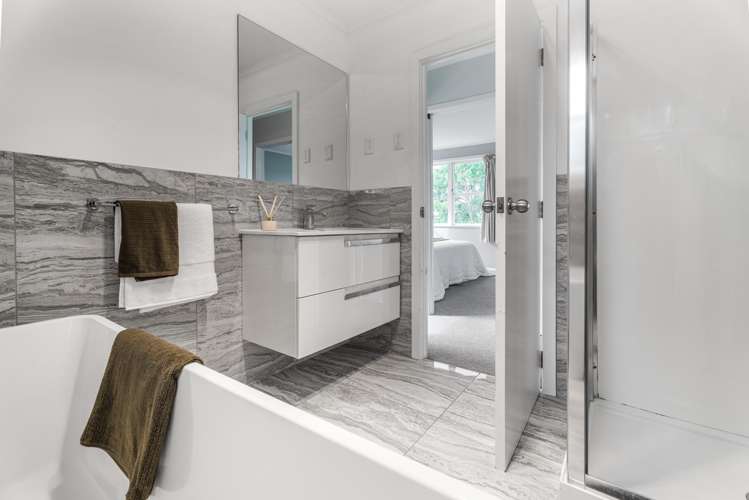 42 Lauderdale Road Birkdale_9