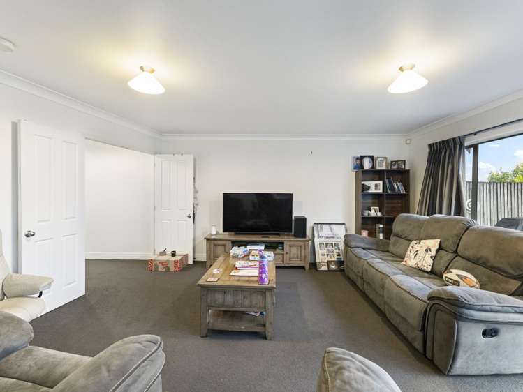 48 Earnslaw crescent Flat Bush_4