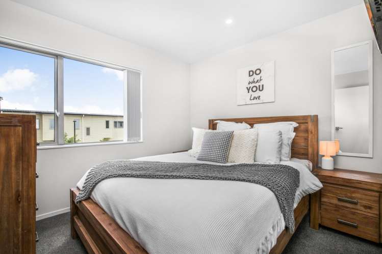 32/11 Ray Small Drive Papakura_6