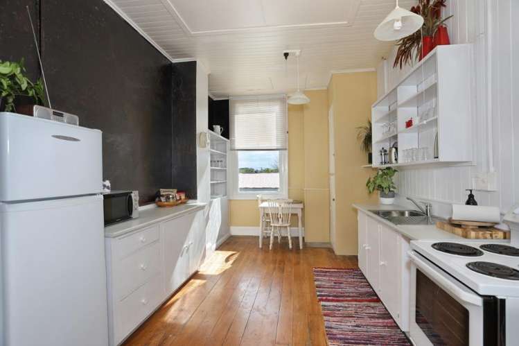 1/256 Broadway 1214_1