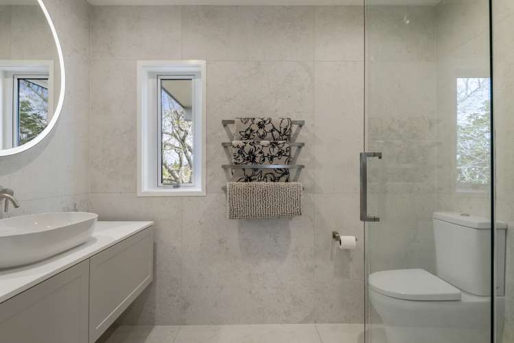 473 Beach Road Murrays Bay_17