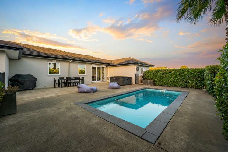 1 Ngaire Close Wainui_32