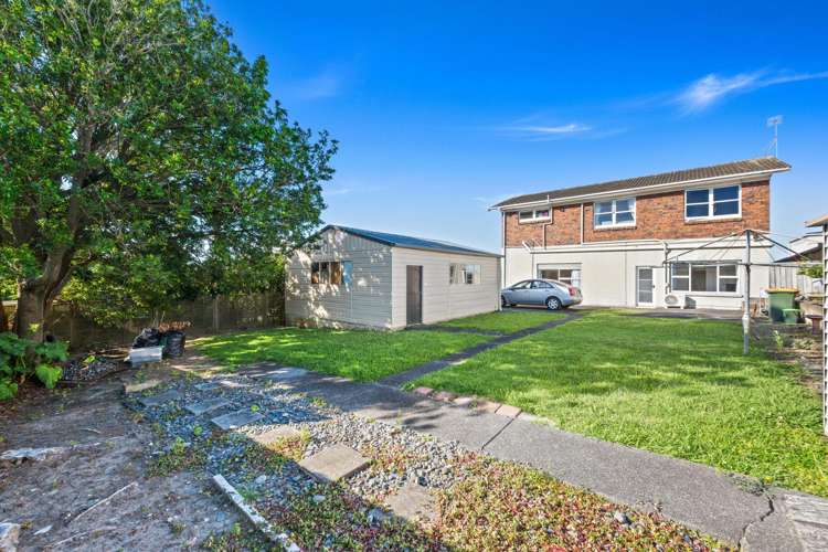 18 Paisley Street Mellons Bay_16