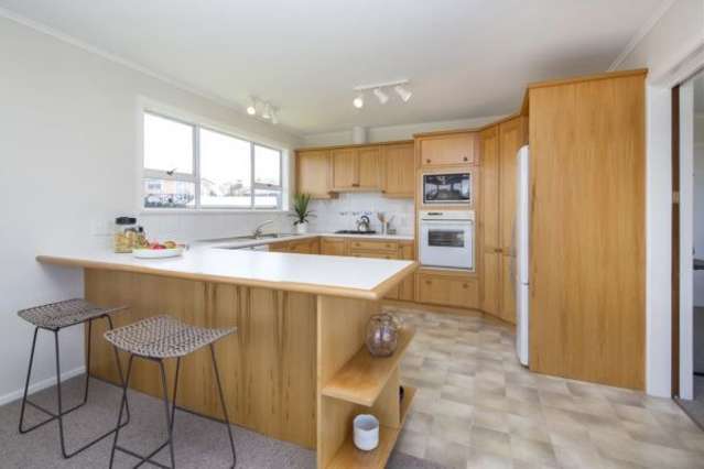 21 Swan Crescent Pakuranga_4