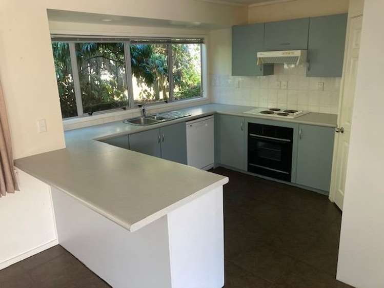 2/9 Channing Crescent Botany Downs_4