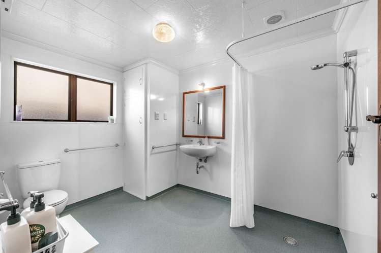 442 Queens Drive Windsor_10