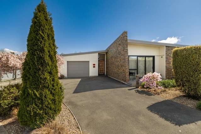 Vacant home, low-maintenance & ready