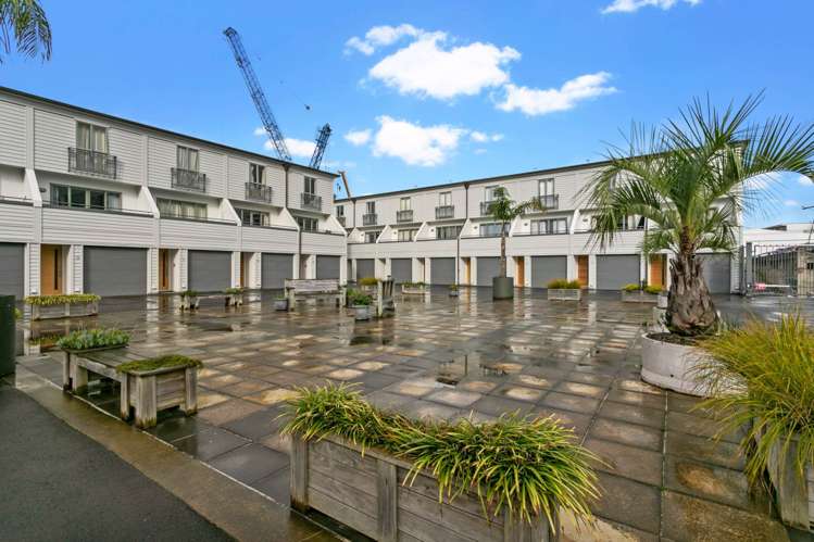 30/10 Ruru Street Eden Terrace_1