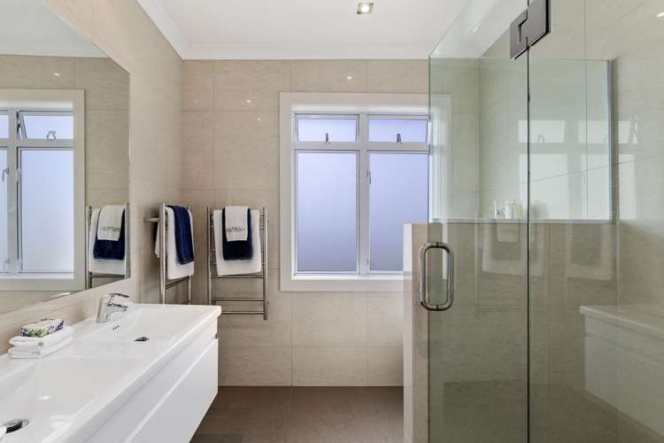 8 Eastcliffe Road Castor Bay_14