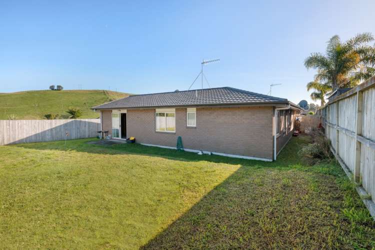 186 Ballintoy Park Drive Welcome Bay_17