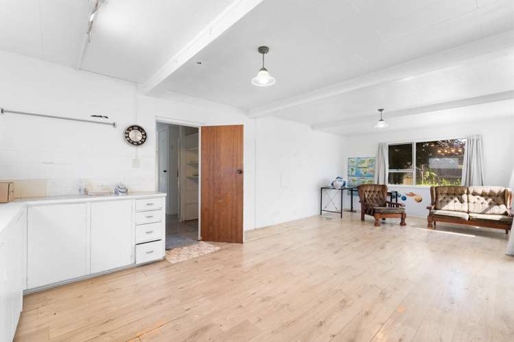 586 Te Atatu Road Te Atatu Peninsula_11