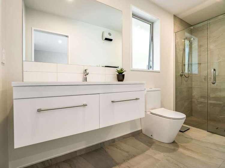 72 Sunline Avenue Lincoln_16