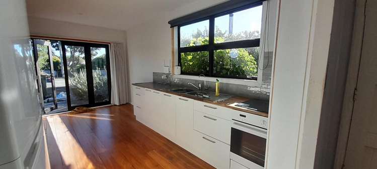 128 Tilley Road Paekakariki_1