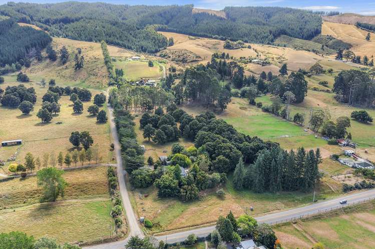 8 Foxhill Cemetery Road Wakefield_17