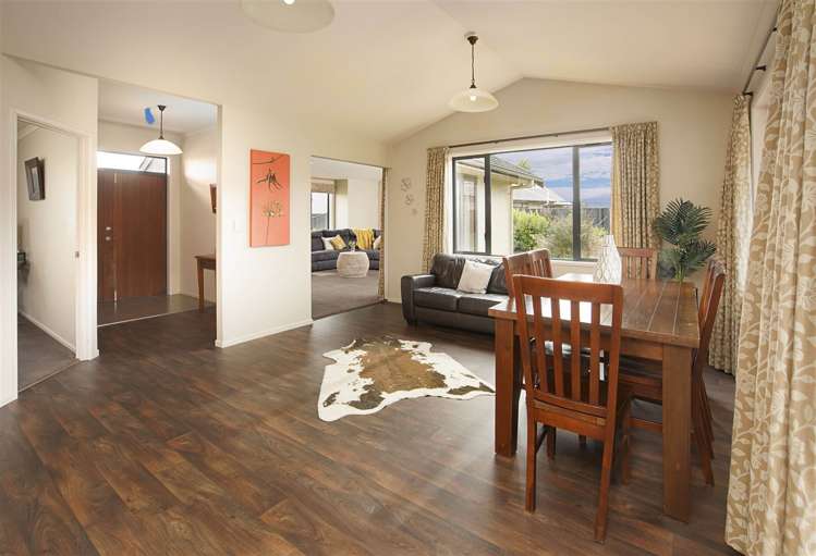 8 Ken Wadsworth Way Stoke_5