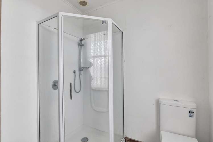 76 South Road Manaia_21