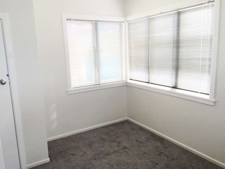 2/2 Kelvin Road Papakura_6