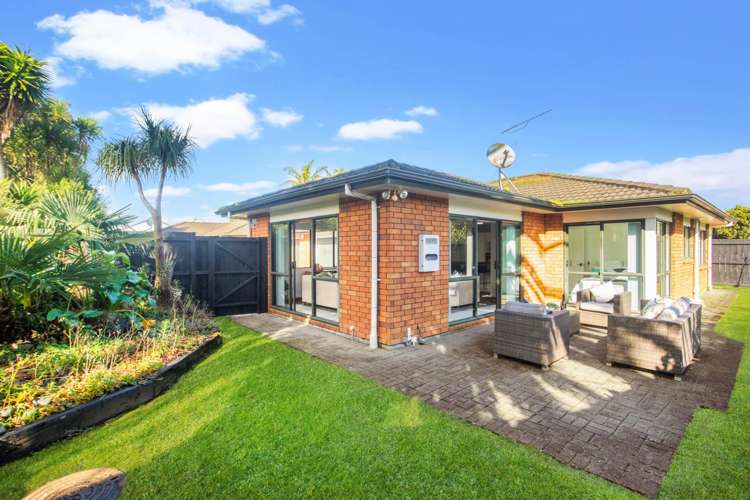 2/47 Carnoustie Drive Wattle Downs_19