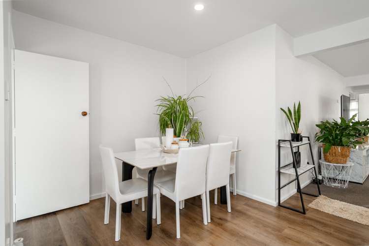 102 Bassett Street Burwood_3