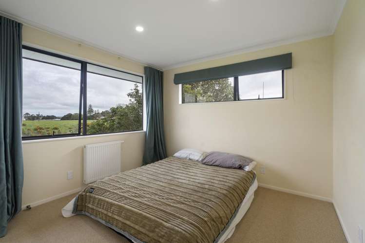 35 Springdale Grove Fitzherbert_17