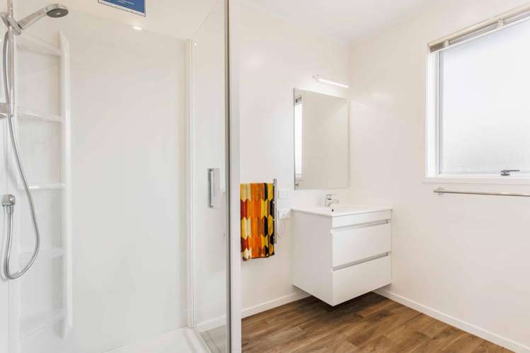 2/5 Sylvan Crescent Te Atatu South_7