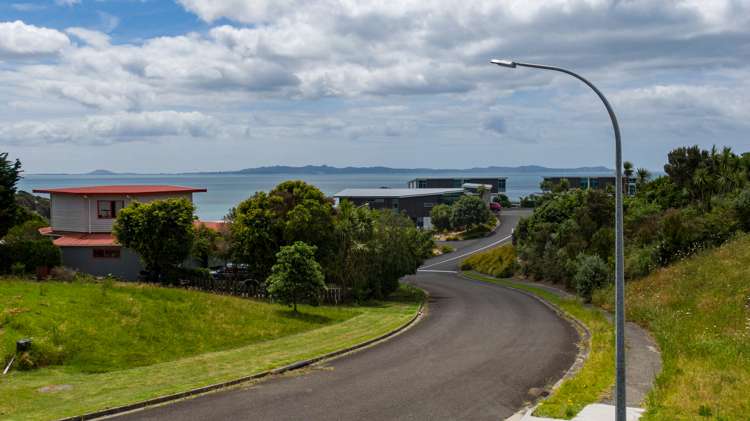 26 Dudley Crescent Cable Bay_5