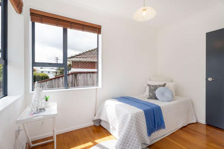 54 Athlone Crescent Avalon_10