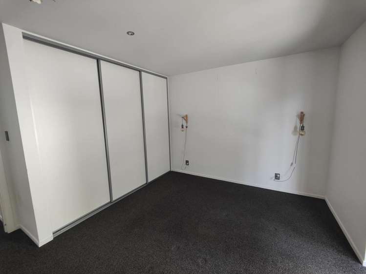 2/146 Soleares Avenue Mount Pleasant_24