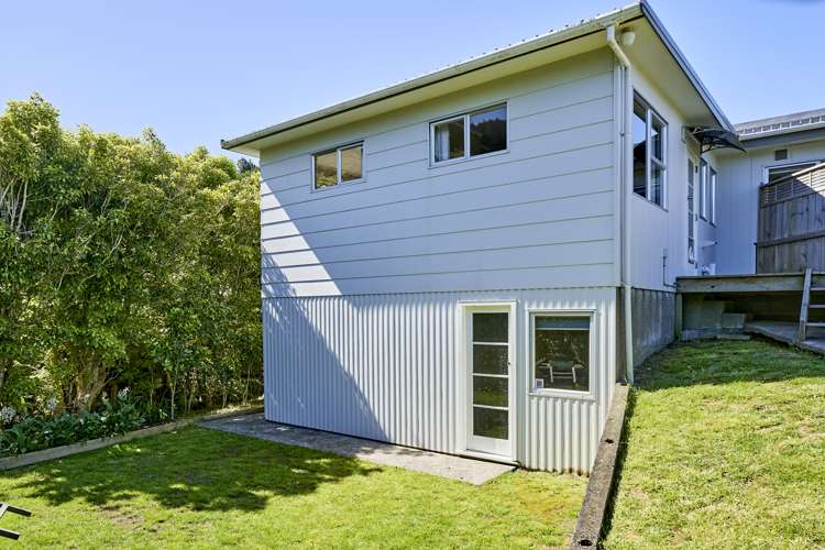 88a Larsen Crescent Tawa_9