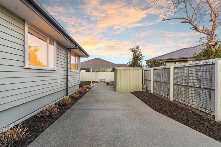 42 Travis Country Drive Burwood_15