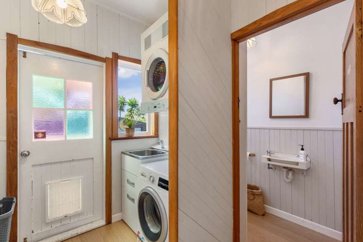 9 Tahi Terrace Glen Eden_16