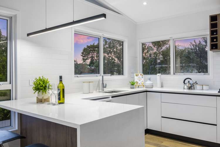 27 Caronia Crescent Lynfield_44