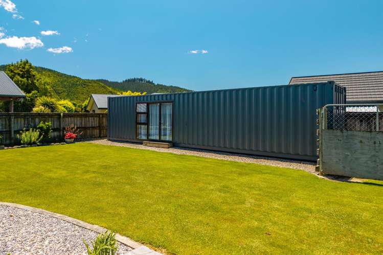 2 Mayer Crescent Wakefield_24