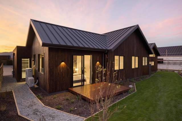Bordering reserve, brand new build!